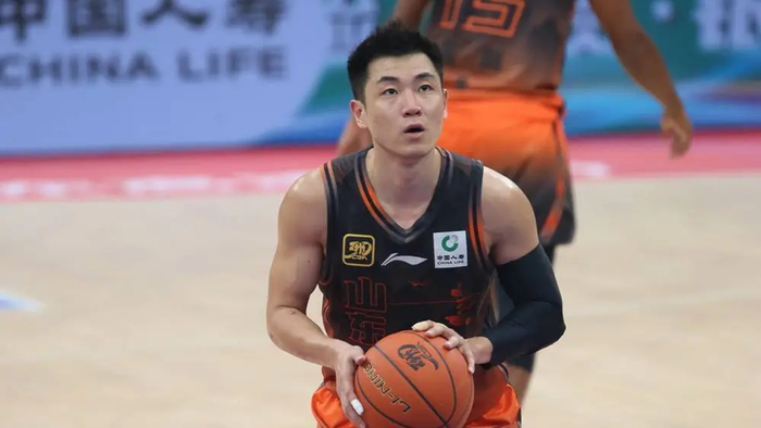 还管他叫高铁？93秒怒砍12分，高诗岩三分4连击引爆现场|三分球|山东队|山东男篮|宁波男篮|德雷克·鲍威尔_新浪体育_新浪新闻