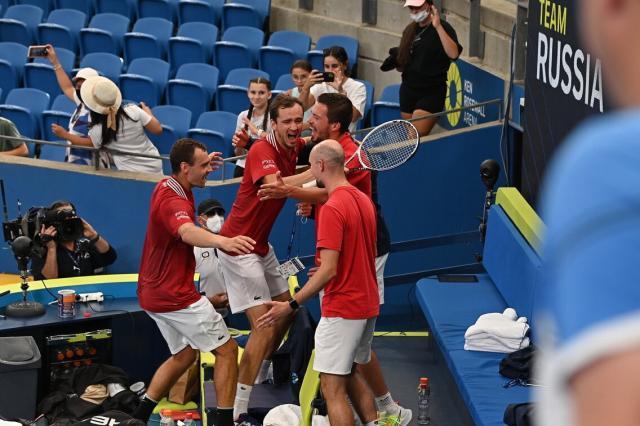 星空体育官网-ATP杯第二日冷门不断 梅德维德夫新年首战告负